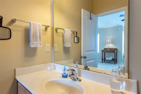 8 Prairie View Ct, Durham, NC 27703 photo 17