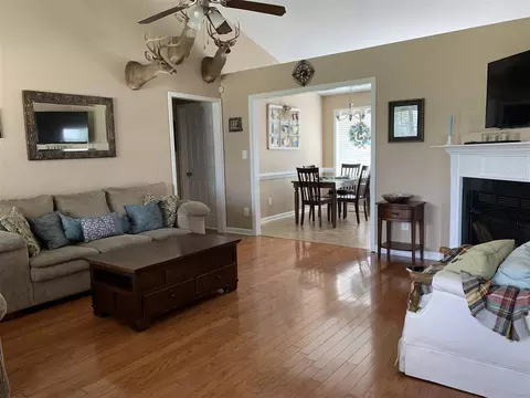 27 Ascott Cir, Smithfield, NC 27577 photo 3