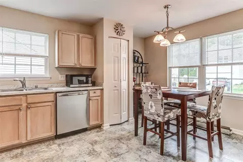 407 Gladstone Dr, Durham, NC 27703 photo 6