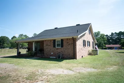 501 S Main St, Broadway, NC 27505 photo 16