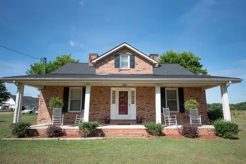 501 S Main St, Broadway, NC 27505 photo 1