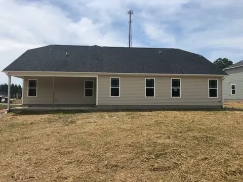 138 Highcroft Cir, Benson, NC 27504 photo 3
