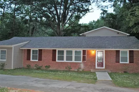 1300 Meadowbrook Dr, Garner, NC 27529 photo 3