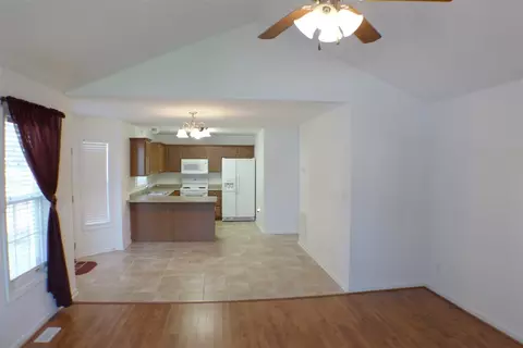 223 Beasley Estates Dr, Benson, NC 27504 photo 5