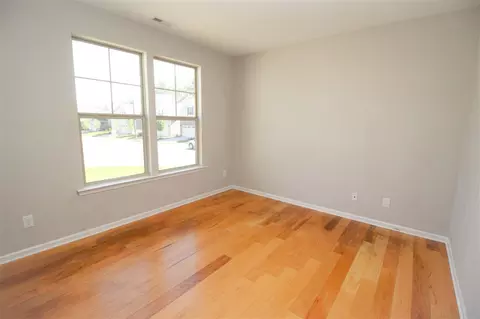 1048 Laredo Ln, Durham, NC 27703 photo 4