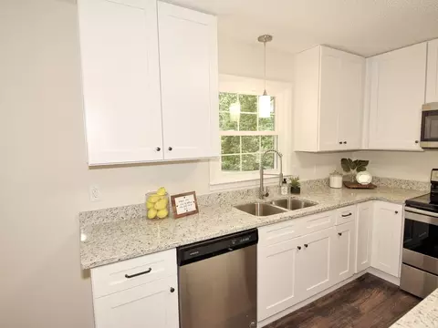 336 Smith Dr, Durham, NC 27712 photo 5