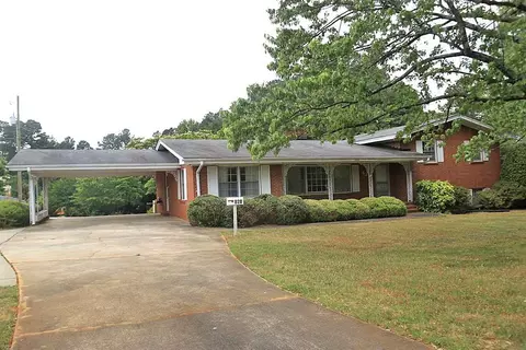 828 E Chatham St, Cary, NC 27511 photo 2