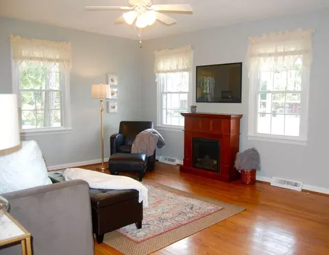 309 Hugo St, Durham, NC 27704 photo 5