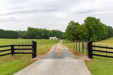768 Roberts Chapel Rd, Stem, NC 27581 photo 2