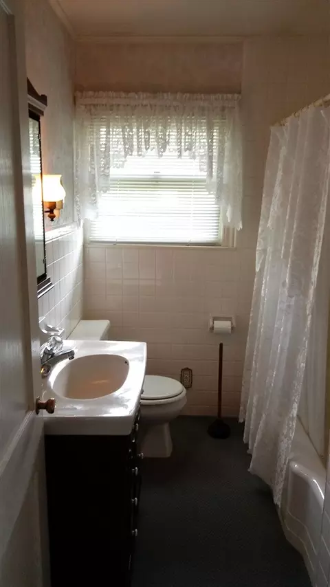 404 E K St, Erwin, NC 28339 photo 8