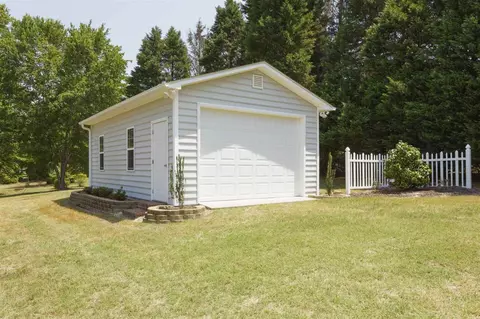 206 Bradley Dr, Benson, NC 27504 photo 29