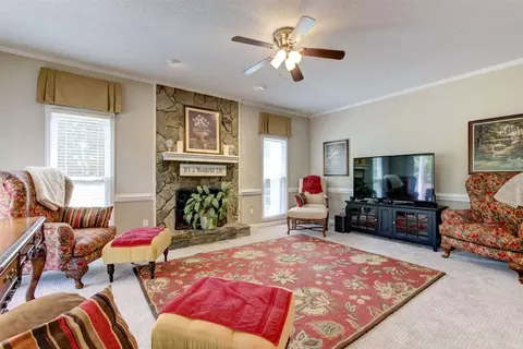 206 Bradley Dr, Benson, NC 27504 photo 7