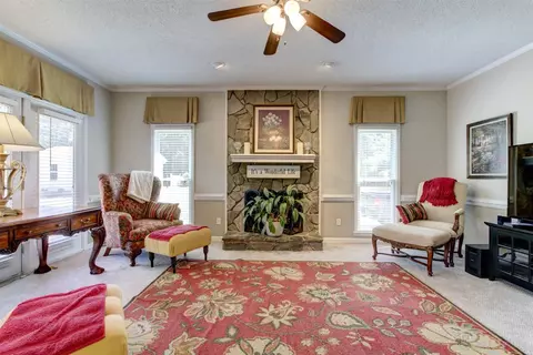206 Bradley Dr, Benson, NC 27504 photo 6