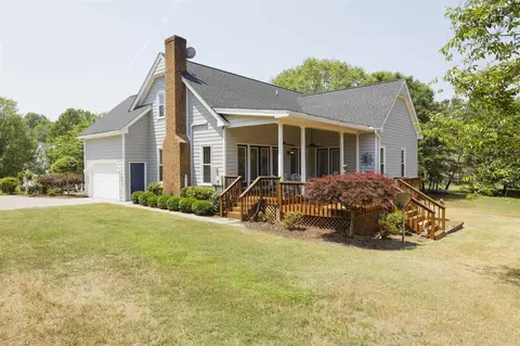 206 Bradley Dr, Benson, NC 27504 photo 4