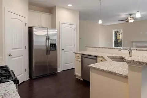 7204 Vanover Dr, Raleigh, NC 27604 photo 4