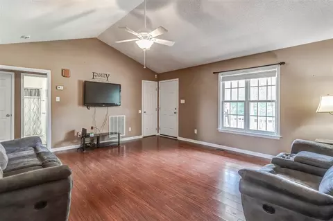 112 Wilmack Dr, Benson, NC 27504 photo 5