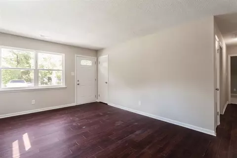 3003 Dearborn Dr, Durham, NC 27704 photo 3
