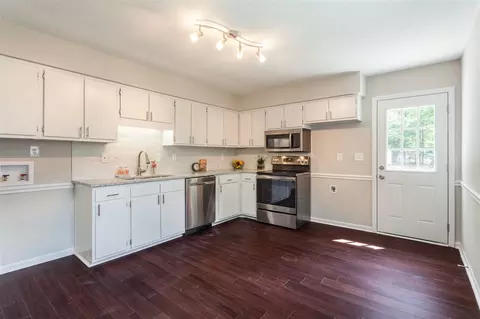 3003 Dearborn Dr, Durham, NC 27704 photo 2