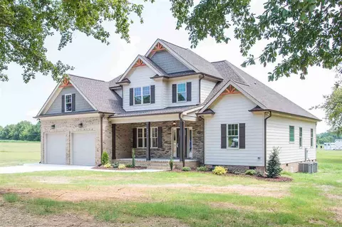 643 Dogeye Rd, Benson, NC 27504 photo 1