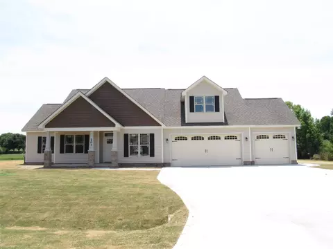 201 Watersedge Ln, Smithfield, NC 27577 photo 2