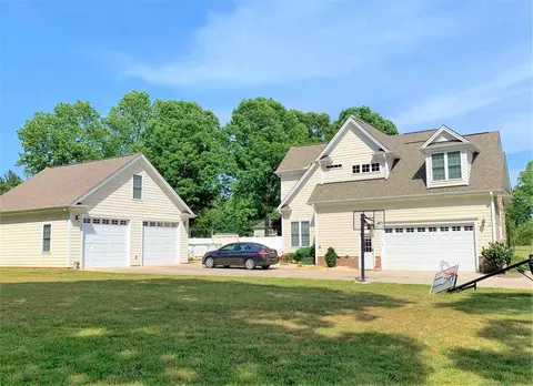 1637 Crystal Ln, Stem, NC 27581 photo 2