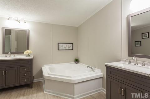 1402 Pennock Rd, Durham, NC 27703 photo 6
