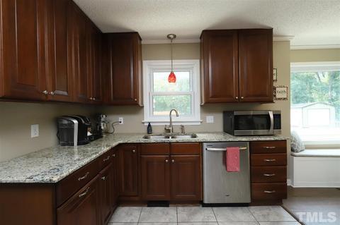 523 Colonial Dr, Broadway, NC 27505 photo 11