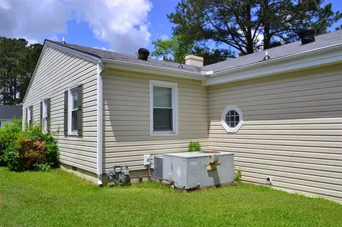 201 S Pine St, Benson, NC 27504 photo 19