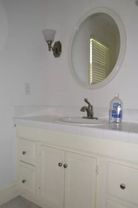 201 S Pine St, Benson, NC 27504 photo 9