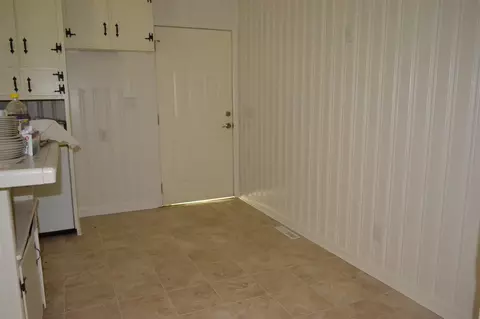 201 S Pine St, Benson, NC 27504 photo 2