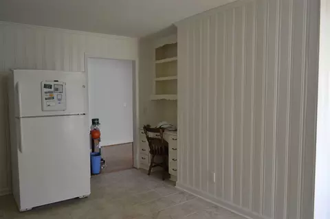 201 S Pine St, Benson, NC 27504 photo 3