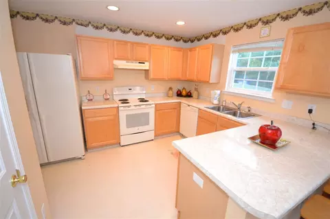 908 Pebblestone Dr, Durham, NC 27703 photo 12