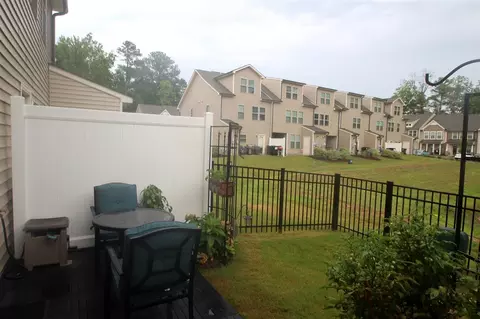 1220 Metropolitan Dr, Durham, NC 27713 photo 2