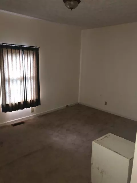 111 Johnson St, Roxboro, NC 27573 photo 7