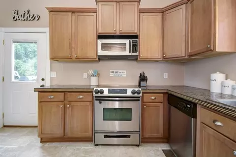 103 E Wilson St, Micro, NC 27555 photo 9
