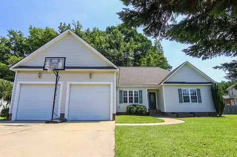 1209 Dixie Dr, Selma, NC 27576 photo 1