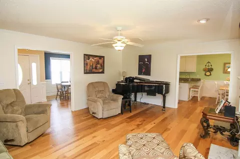 1209 Dixie Dr, Selma, NC 27576 photo 8