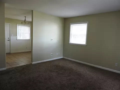 23 Plummer Pl, Durham, NC 27703 photo 2