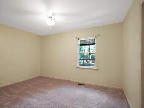 910 S Crescent Dr, Smithfield, NC 27577 photo 8
