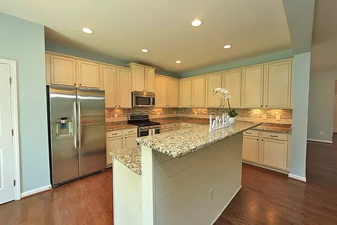 400 Glenview Ln, Durham, NC 27703 photo 8