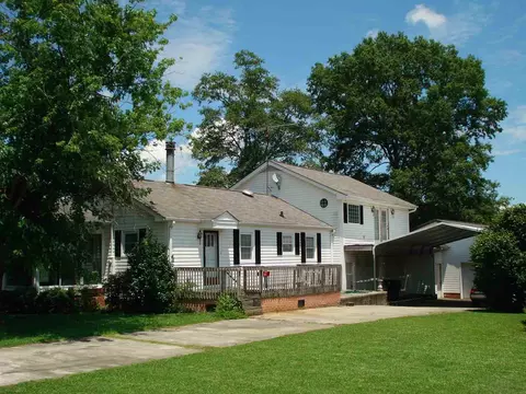 403 N 9th St, Erwin, NC 28339 photo 1
