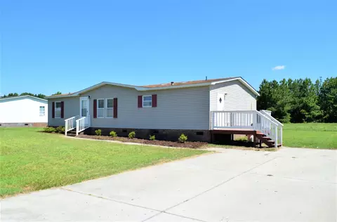 128 Ray Dr, Smithfield, NC 27577 photo 2
