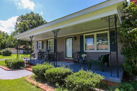 208 E Caroline Ave, Smithfield, NC 27577 photo 5