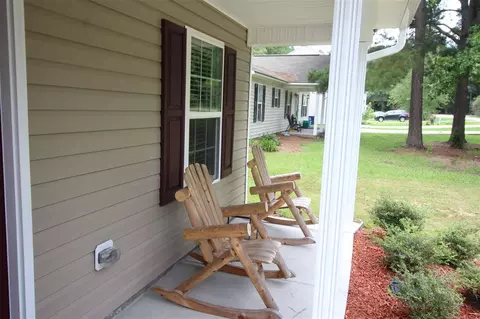133 Stephenson Dr, Smithfield, NC 27577 photo 3