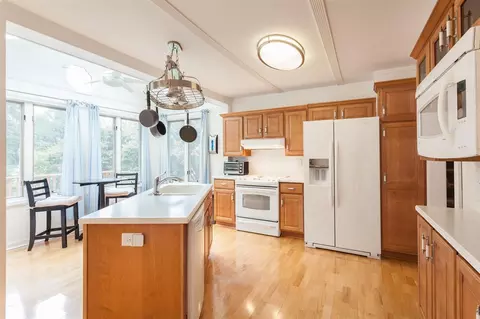 337 E Millbrook Rd, Raleigh, NC 27609 photo 3