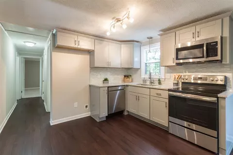 2924 Dearborn Dr, Durham, NC 27704 photo 7