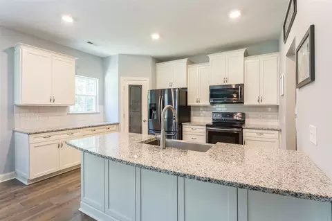 17 Vienna Ct, Angier, NC 27501 photo 3