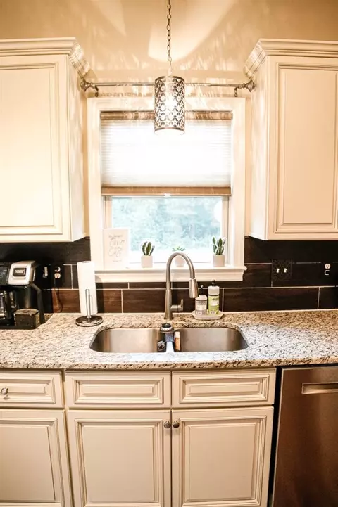 137 Creech Place Dr, Benson, NC 27504 photo 8