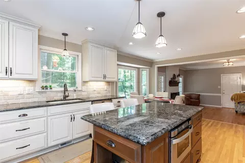 112 Cunningham Ct, Cary, NC 27511 photo 1