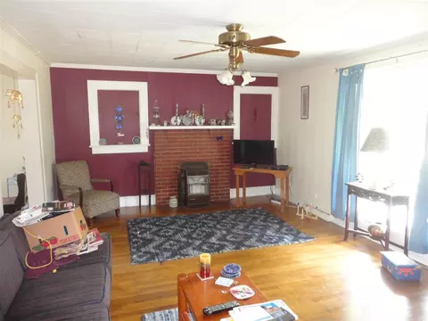 913 E Main St, Haw River, NC 27258 photo 2